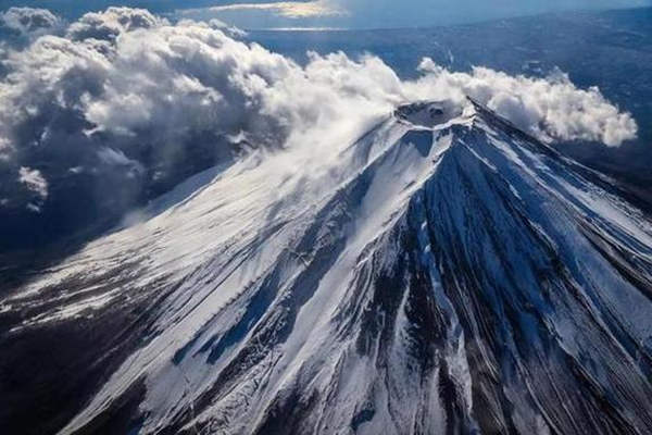 2023富士山刚刚喷发了吗 2023富士山刚刚喷发了吗